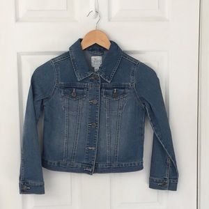 Cute girls jean jacket!